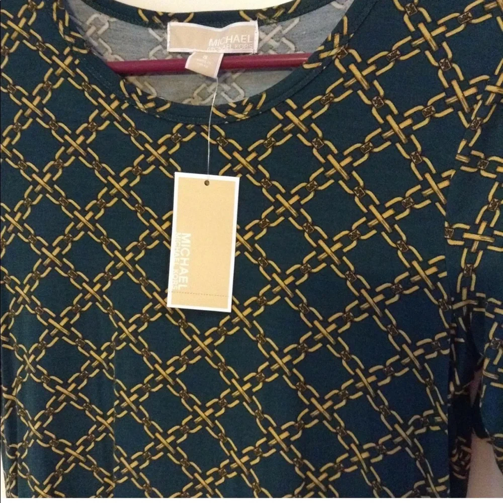 New Michael Kors Green Chain tee shirt pullover
